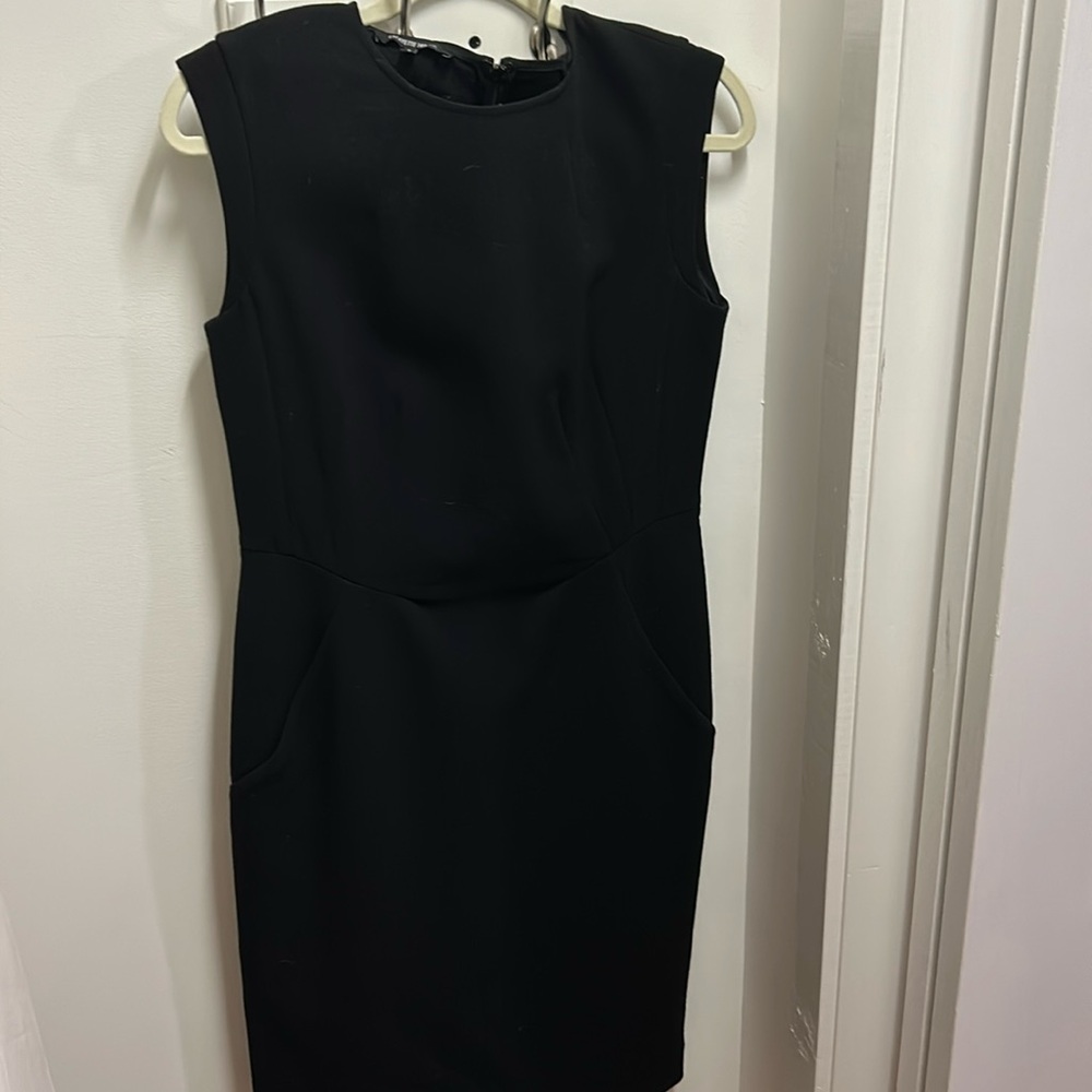 Lafayette 148 black sleeveless sheath stretch virgin wool six 4